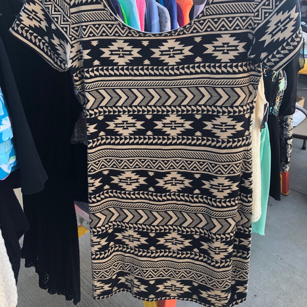 Dress - Picture 2 of 2